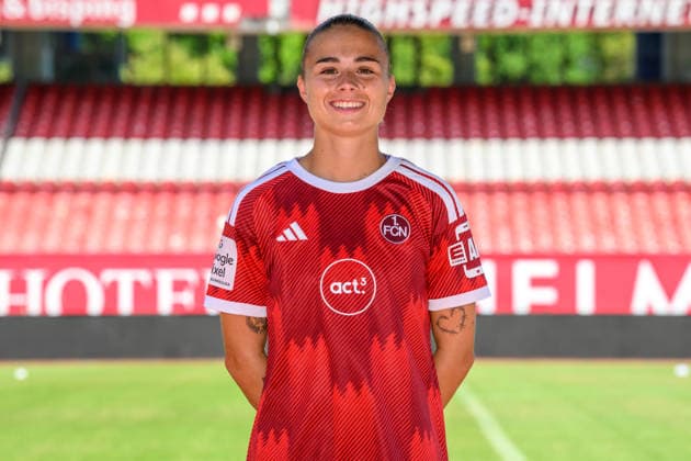 04.08.2026 - 1. FC Nürnberg FCN ( Club Clubfrauen ) - 1. Frauen Fussball Bundesliga BL - Saison 2026 2027 - Fototermin Porträttermin Vorstellung Präsentation Pressetermin - - xwoxzix - Einzelbild Einzelfoto Portrait Porträt Kopfbild - Louna Lapassouse (99, 1. FC Nürnberg FCN ) *** August 4, 2026 1 FC Nuremberg (FCN) Women s Club Women s Soccer Bundesliga (BL) 2026–2027 Season Photo Shoot Portrait Session Introduction Presentation Press Event xwoxzix Single Image Individual Photo Portrait Headshot Louna Lapassouse 99, 1 FC Nuremberg FCN