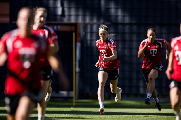 Training 1. FC Köln Frauen; 06.08.2026 KÖLN, DEUTSCHLAND - AUGUST 06: Kathrin Kathy Henrichs (1. FC Köln, 4) während einer Trainingseinheit der Frauen des 1. FC Köln auf Platz 7 des Geissbockheims am 06.08.2026 in Köln, Deutschland *** Training: 1 FC Köln Women, August 6, 2026, Cologne, GERMANY AUGUST 6 Kathrin Kathy Henrichs of 1 FC Köln, No. 4, during a training session for the 1 FC Köln women’s team on Field 7 at the Geissbockheim on August 6, 2026, in Cologne, Germany Copyright: xBEAUTIFULxSPORTS Wunderlx
