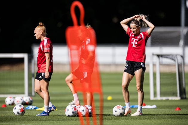 Training 1. FC Köln Frauen; 06.08.2026 KÖLN, DEUTSCHLAND - AUGUST 06: Kathrin Kathy Henrichs (1. FC Köln, 4) während einer Trainingseinheit der Frauen des 1. FC Köln auf Platz 7 des Geissbockheims am 06.08.2026 in Köln, Deutschland *** Training: 1 FC Köln Women, August 6, 2026, Cologne, GERMANY AUGUST 6 Kathrin Kathy Henrichs of 1 FC Köln, No. 4, during a training session for the 1 FC Köln women’s team on Field 7 at the Geissbockheim on August 6, 2026, in Cologne, Germany Copyright: xBEAUTIFULxSPORTS Wunderlx
