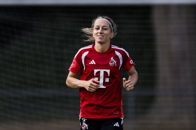 Training 1. FC Köln Frauen; 06.08.2026 KÖLN, DEUTSCHLAND - AUGUST 06: Kathrin Kathy Henrichs (1. FC Köln, 4) während einer Trainingseinheit der Frauen des 1. FC Köln auf Platz 7 des Geissbockheims am 06.08.2026 in Köln, Deutschland *** Training: 1 FC Köln Women, August 6, 2026, Cologne, GERMANY AUGUST 6 Kathrin Kathy Henrichs of 1 FC Köln, 4, during a training session for the 1 FC Köln women’s team on Field 7 at the Geissbockheim on August 6, 2026, in Cologne, Germany Copyright: xBEAUTIFULxSPORTS Wunderlx