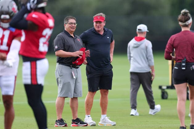 August 6, 2026: Former Buccaneers head coach Jon Gruden during training camp at AdventHeath Training Center in Tampa, FL. Taylor McFee CSM NFL, American Football Herren, USA 2026: Tampa Bay Buccaneers Training Camp AUG 31  - ZUMAc04_ 20260806_zma_c04_003 Copyright: xTaylorxMcfeex
