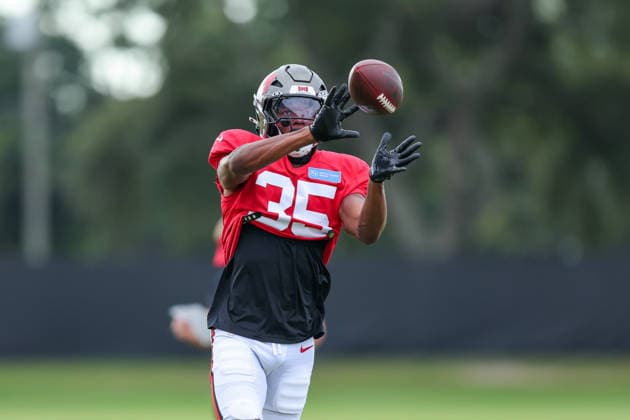 August 6, 2026: Tampa Bay Buccaneers cornerback Jamel Dean (35) during training camp at AdventHeath Training Center in Tampa, FL. Taylor McFee CSM NFL, American Football Herren, USA 2026: Tampa Bay Buccaneers Training Camp AUG 31  - ZUMAc04_ 20260806_zma_c04_015 Copyright: xTaylorxMcfeex