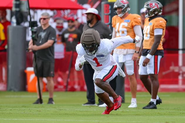 August 6, 2026: Tampa Bay Buccaneers running back Kenny Gainwell (1) during training camp at AdventHeath Training Center in Tampa, FL. Taylor McFee CSM Tampa USA - ZUMAc04_ 20260806_zma_c04_023 Copyright: xTaylorxMcfeex