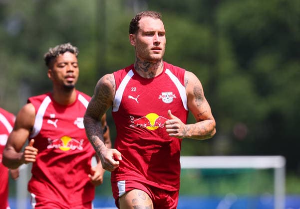 RB Leipzig - AUT Trainingslager Bundesliga Saalfelden, 06.08.2026, Gut Brandlhof, Fussball, Bundesliga, GER , RB Leipzig - Trainingslager in Saalfelden am Steinernen Meer AUT. , Im Bild: David Raumr vor Benjamin Henrichs , *** RB Leipzig (AUT) Training Camp, Bundesliga, Saalfelden, August 6, 2026, Gut Brandlhof, Soccer, Bundesliga, GER, RB Leipzig Training Camp in Saalfelden am Steinernen Meer (AUT), Pictured: David Raumr in front of Benjamin Henrichs, Picture Point
