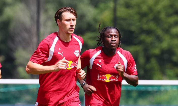 RB Leipzig - AUT Trainingslager Bundesliga Saalfelden, 06.08.2026, Gut Brandlhof, Fussball, Bundesliga, GER , RB Leipzig - Trainingslager in Saalfelden am Steinernen Meer AUT. , Im Bild: Willi Orban (li., 4, RB Leipzig) und Johan Bakayoko ( 11, RB Leipzig) , *** RB Leipzig (AUT) Training Camp, Bundesliga, Saalfelden, August 6, 2026, Gut Brandlhof, Soccer, Bundesliga, GER, RB Leipzig training camp in Saalfelden am Steinernen Meer, AUT, Pictured: Willi Orban (left), No. 4, RB Leipzig, and Johan Bakayoko, No. 11, RB Leipzig, Picture Point