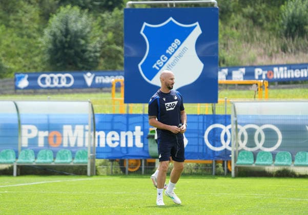 06.08.2026, Stadion Seefeld, Seefeld, Trainingslager TSG Hoffenheim in Seefeld 2026 , Trainer Christian Ilzer (Hoffenheim) (Photo by Hasan Bratic DeFodi Images) - *** August 6, 2026, Seefeld Stadium, Seefeld, TSG Hoffenheim s 2026 training camp in Seefeld, Coach Christian Ilzer, Hoffenheim. Photo by Hasan Bratic, DeFodi Images