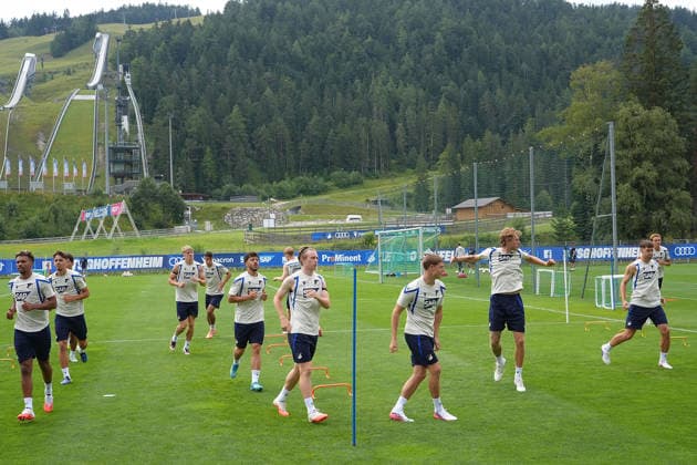 06.08.2026, Stadion Seefeld, Seefeld, Trainingslager TSG Hoffenheim in Seefeld 2026 , Die Hoffenheimer Mannschaft trainiert in Seefeld. (Photo by Hasan Bratic DeFodi Images) - *** August 6, 2026, Seefeld Stadium, Seefeld, TSG Hoffenheim Training Camp in Seefeld 2026, The Hoffenheim team trains in Seefeld. Photo by Hasan Bratic, DeFodi Images