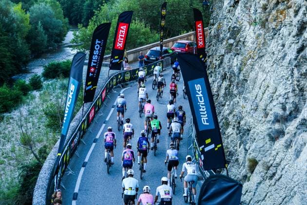 ÉTAPE DU TOUR DE FRANCE FEMMES AVEC ZWIFT PHOTOPQR LE DAUPHINE Eliot BERNARD ; Vaison-la-Romaine ; 06 08 2026 ; Vaison-la-Romaine, le 6 août 2026. Départ de l étape du Tour de France Femmes avec Zwift. Photo Eliot Bernard. Ce jeudi, 6e étape du Tour de France Femmes 2026 entre Montbrison (Loire) et Tournon-sur-Rhône (Ardèche - 6th day of du Tour de France Femmes 2026 between Montbrison (Loire) and Tournon-sur-Rhône (Ardèche) Vaison-la-Romaine Vaucluse Provence-Alpes-Côte d Azur France  Copyright: xPHOTOPQR LExDAUPHINE MAXPPPxEliotxBERNARDx 20260806JDL1956 20260806JDL1956