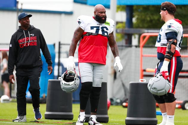 FOXBOROUGH, MA - AUGUST 06: Morgan Moses 76 of the New England Patriots on the field during New England Patriots training camp on August 6, 2026 at Gillette Stadium in Foxborough, Massachusetts. (Photo by Summer Lamont Icon Sportswire) NFL, American Football Herren, USA AUG 06 Patriots Training Camp EDITORIAL USE ONLY Icon260806005