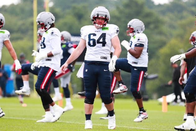 FOXBOROUGH, MA - AUGUST 06: Jacob Rizy 64 of the New England Patriots warms up during New England Patriots training camp on August 6, 2026 at Gillette Stadium in Foxborough, Massachusetts. (Photo by Summer Lamont Icon Sportswire) NFL, American Football Herren, USA AUG 06 Patriots Training Camp EDITORIAL USE ONLY Icon260806007