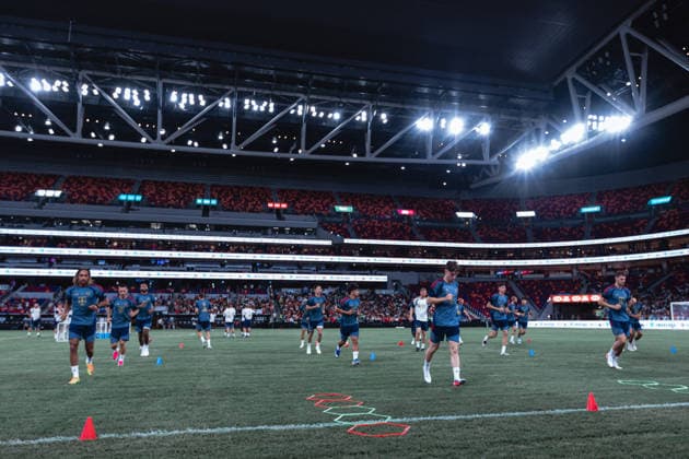 August 6, 2026, Hong Kong, China: FC Bayern Munich team in action during Audi Football Summit 2026 FC Bayern Munich open training at Kai Tak Stadium in Hong Kong on August 6, 2026. Hong Kong China - ZUMAn333 20260806_znp_n333_023 Copyright: xKaxLokxNgx