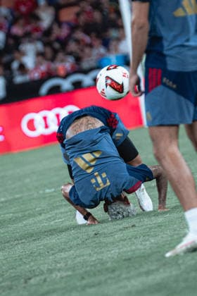 August 6, 2026, Hong Kong, China: Luis Diaz of FC Bayern Munich in action during Audi Football Summit 2026 FC Bayern Munich open training at Kai Tak Stadium in Hong Kong on August 6, 2026. Hong Kong China - ZUMAn333 20260806_znp_n333_036 Copyright: xKaxLokxNgx