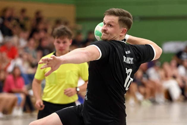 06.08.2026, xovx, Handball Lindencup, HSG Linden - TuS Holzheim Nikolas Adamczyk (HSG Linden) Linden Stadthalle Hessen Deutschland (DE) *** August 6, 2026, xovx, Lindencup Handball Tournament, HSG Linden vs. TuS Holzheim, Nikolas Adamczyk, HSG Linden, Linden City Hall, Hesse, Germany, DE