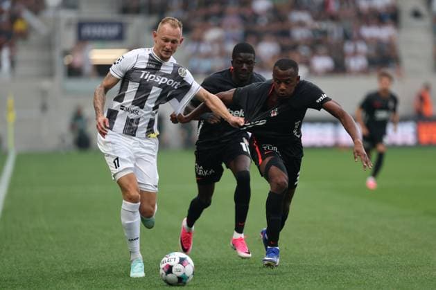 06.August.2026 - SOCCER - 2026 27 UEFA EUROPA LEAGUE, Third Qualifying Round, 1st Leg FC Hradec Kralove vs Besiktas JK Ondrej Mihalik (Hradec Kralove) and Tiago Djalo (Besiktas) in one-on-one Hradec Kralove Hradec Kralove, Czech Republic Malsovicka Arena Malsovicka Arena Czech Republic Copyright: xYigitxOermex xPsxImagesxYigitxOermex xPsxImagesx
