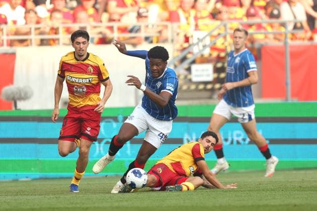 Tochi Chukwuani of Rangers battles for the ball during the UEFA Europa League third qualifying round first leg match at Chorten Arena, Bialystok. Jagiellonia Bialystok v Rangers - UEFA Europa League 3rd Round Qualifying - Chorten Arena, Lanarkshire, Poland - 06 Aug 2026Bialystok Chorten Arena Lanarkshire Poland EDITORIAL USE ONLY  Copyright: xRangersxFC Shutterstockx 17051216bu