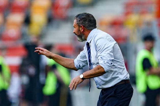 August 6, 2026, Bialystok, Poland: Coach Derek McInnes of Rangers FC seen in action during the UEFA Europa League 2026 2027 match between Jagiellonia Bialystok and Rangers FC at Chorten Arena (Bialystok)..UEFA Europa League 2026 2027 match between Jagiellonia Bialystok and Rangers FC Bialystok Poland - ZUMAs197 20260806_aaa_s197_016 Copyright: xGrzegorzxWajdax