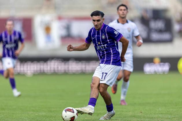 GER, Aue, Fussball, Regionalliga Nordost, 3. Spieltag, FC Erzgebirge Aue vs. BFC Dynamo im Bild v.l.: Chadi Ramadan (FC Erzgebirge Aue 17), Aktion mit Ball 06.08.2026, EINS Erzgebirgsstadion Aue DFB REGULATIONS PROHIBIT ANY USE OF PHOTOGRAPHS AS IMAGE SEQUENCES AND OR QUASI-VIDEO, *** GER, Aue, Soccer, Northeast Regional League, Matchday 3, FC Erzgebirge Aue vs. BFC Dynamo; pictured from left: Chadi Ramadan (FC Erzgebirge Aue 17), in action with the ball, August 6, 2026, EINS Erzgebirgsstadion Aue DFB REGULATIONS PROHIBIT ANY USE OF PHOTOGRAPHS AS IMAGE SEQUENCES AND OR QUASI-VIDEO, Copyright: HMBxMedia PaulxFritz