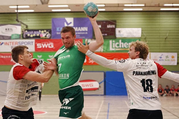 06.08.2026, xovx, Handball Lindencup, HSG Wetzlar - Pfadi Winterthur v.l. Ivan Simic (Pfadi Winterthur), Dominik Mappes (HSG Wetzlar), Daniel Parkhomenko (Pfadi Winterthur) Linden Stadthalle Hessen Deutschland (DE) *** August 6, 2026, xovx, Lindencup Handball Tournament, HSG Wetzlar vs. Pfadi Winterthur; Ivan Simic (Pfadi Winterthur), Dominik Mappes (HSG Wetzlar), Daniel Parkhomenko (Pfadi Winterthur); Linden Stadthalle, Hesse, Germany, DE