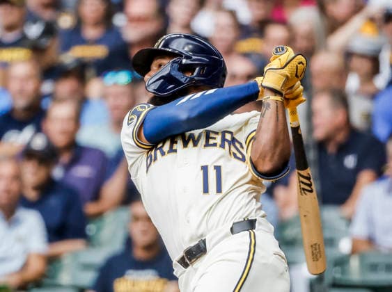 Milwaukee Brewers left fielder Jackson Chourio hits a home run in the first inning of the MLB, Baseball Herren, USA game between the Pittsburgh Pirates and the Milwaukee Brewers at American Family Field in Milwaukee, Wisconsin on Thursday, August 6, 2026.  MIL20260806804 TANNENxMAURY