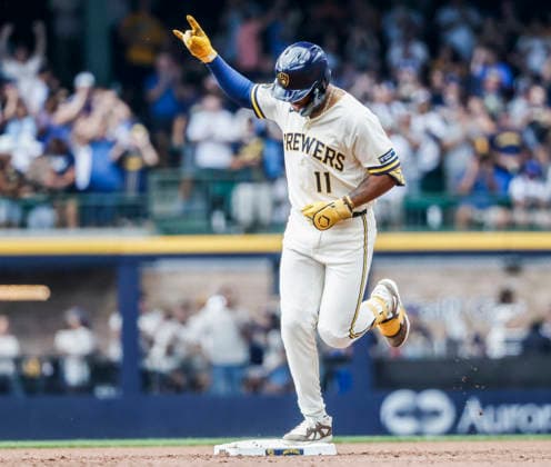 Milwaukee Brewers left fielder Jackson Chourio runs the bases after hitting a home run in the first inning of the MLB, Baseball Herren, USA game between the Pittsburgh Pirates and the Milwaukee Brewers at American Family Field in Milwaukee, Wisconsin on Thursday, August 6, 2026.  MIL20260806806 TANNENxMAURY