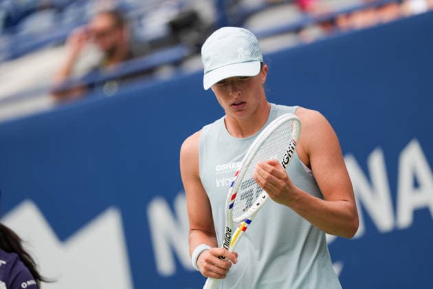 WTA, Tennis Damen Masters 1000 National Bank Open Toronto 2026 - Round of 32 - Day 6 Iga ÅöwiÄÖtek of Poland reacts during the Women™s Singles round of 32 match against Viktorija Golubic of Swiss on day 5 of the WTA Masters 1000 National Bank Open at Sobeys Stadium on August 6, 2026, in Toronto, Canada. (Photo by Leonardo Ramirez Eyepix Group) Copyright: xLeonardoxRamirezx xEyepixxGroupx LR_06082026_08730