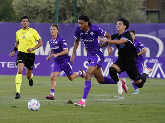 Fiorentina™s Arthur Atta fight for the ball with Deportivo™s Riki Rodriguez during the Friendly soccer match between Fiorentina and Deportivo at the Rocco B. Commisso Viola Park in Florence, center of Italy - Thursday , August 06, 2026. - Soccer  Copyright: xMarcoxBucco LaxPressex