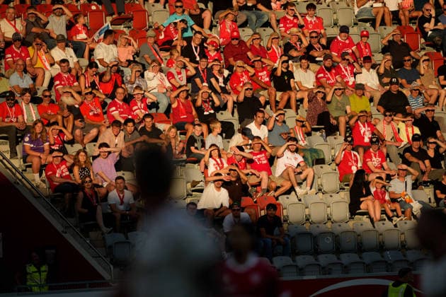 Thun, Switzerland - August 06: Fans of FC Thun during the Game during the UEFA Europa League Qualification match between FC Thun and Vikingur Reykjavik at VISANA Stadion on August 06, 2026 in Thun, Switzerland.  Copyright: xKjetilxWaberx xSPPx Sportspressphoto_SPR201552
