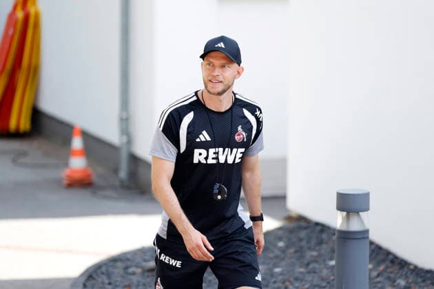 FC-Trainer Rene Wagner beim öffentlichen Training des 1. FC Köln am Geißbockheim. Köln, 06.08.2026 (DFL DFB REGULATIONS PROHIBIT ANY USE OF PHOTOGRAPHS as IMAGE SEQUENCES and or QUASI-VIDEO) NRW Deutschland *** FC Coach Rene Wagner at 1. FC Köln s public training session at Geißbockheim in Cologne, August 6, 2026. DFL and DFB regulations prohibit any use of photographs as image sequences and or quasi-video. NRW, Germany Copyright: xChristophxHardtx
