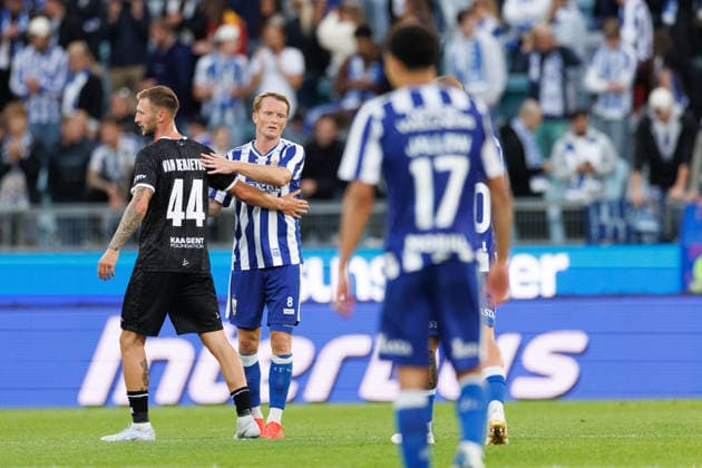 260806 Siebe Van Der Heyden of Gent and Sam Larsson of IFK Göteborg after the UEFA Conference League between IFK Göteborg and Gent on August 6, 2026 in Göteborg. Photo: Nicklas Elmrin BILDBYRAN COP 206 MI1007 fotboll football soccer fotball uefa conference league conference league ifk göteborg gent bbeng *** August 6, 2026: Siebe Van Der Heyden of Gent and Sam Larsson of IFK Göteborg after the UEFA Conference League match between IFK Göteborg and Gent on August 6, 2026 in Gothenburg. Photo by Nicklas Elmrin, BILDBYRAN COP 206 MI1007 soccer football fotball UEFA Conference League Conference League IFK Göteborg Gent bbeng  Copyright: NICKLASxELMRIN BB260806NE007