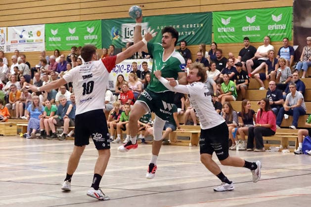 06.08.2026, xovx, Handball Lindencup, HSG Wetzlar - Pfadi Winterthur v.l. Ivan Simic (Pfadi Winterthur), Doruk Pehlivan (HSG Wetzlar), Daniel Parkhomenko (Pfadi Winterthur) Linden Stadthalle Hessen Deutschland (DE) *** August 6, 2026, xovx, Lindencup Handball Tournament, HSG Wetzlar vs. Pfadi Winterthur; Ivan Simic (Pfadi Winterthur), Doruk Pehlivan (HSG Wetzlar), Daniel Parkhomenko (Pfadi Winterthur); Linden Stadthalle, Hesse, Germany, DE