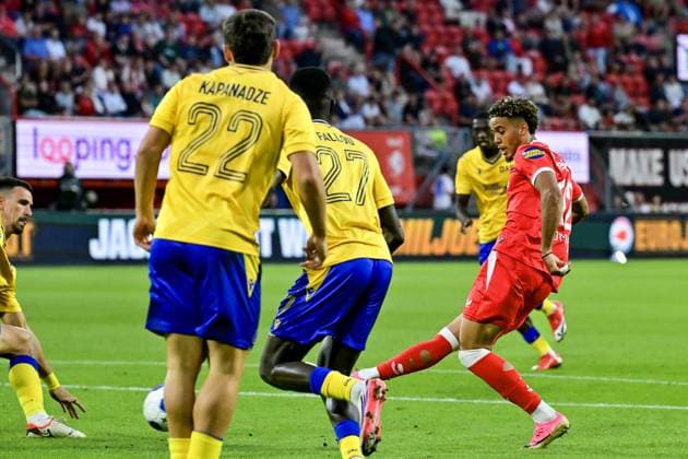 ENSCHEDE , 06Ã08-2026 , Stadium Grolsch Veste , season 2026 2027 , UEFA Europa League play-off football , match between FC Twente and FC DAC 1904 , picture shows FC Twente player Daouda Weidmann scores the 3-0 and celebrates Twente - DAC 1904  x205490230x Copyright: