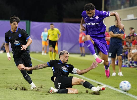 Fiorentina™s Arthur Atta fight for the ball with Deportivo™s Ximo Navarro during the Friendly soccer match between Fiorentina and Deportivo at the Rocco B. Commisso Viola Park in Florence, center of Italy - Thursday , August 06, 2026. - Soccer  Copyright: xMarcoxBucco LaxPressex