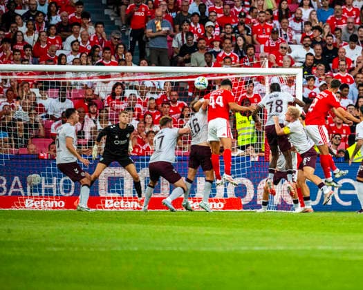 August 6, 2026, Lisbon, Lisbon, Portugal: Tomas Araujo of SL Benfica takes a shot on goal during UEFA Europa League-Third Qualifying RoundÃ¢â‚¬First Leg, match between SL Benfica and Hearts at Luz Stadium, Lisbon, Portugal, on August 6th, 2026. Lisbon Portugal - ZUMAr200 20260806_zsp_r200_021 Copyright: xNunoxReisinhox