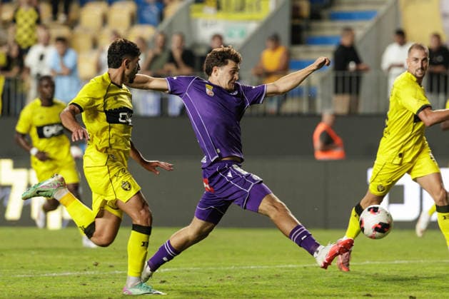 SOCCER - UEFA ECL, Beitar vs A.Wien PLOIESTI,ROMANIA,06.AUG.26 - SOCCER - UEFA Conference League, qualification, Beitar Jerusalem vs FK Austria Wien. Image shows Yarden Cohen (Beitar) and Moritz Wels (A.Wien).  GEPAxpictures xArminxRauthner
