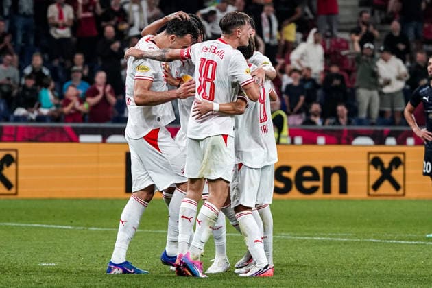 Fussball: Österreich: UEFA Europa League Qualifikation 2026 2027 - 3. Runde, 06.08.2026 - FC Red Bull Salzburg (Österreich) vs. Pafos FC (Zypern) - Red Bull Arena (Wals-Siezenheim, Österreich); Salzburg bejubelt das Tor zum 1-0 durch Haris Tabakovic (FC Salzburg) *** Soccer Austria UEFA Europa League Qualifying 2026–2027, Round 3, August 6, 2026, FC Red Bull Salzburg (Austria) vs. Pafos FC (Cyprus), Red Bull Arena, Wals-Siezenheim, Austria; Salzburg celebrates the 1–0 goal scored by Haris Tabakovic, FC Salzburg Copyright: xLUKAxKOLANOVICx