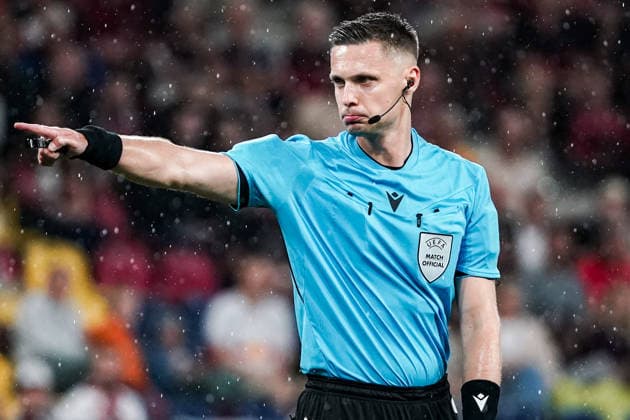 Fussball: Österreich: UEFA Europa League Qualifikation 2026 2027 - 3. Runde, 06.08.2026 - FC Red Bull Salzburg (Österreich) vs. Pafos FC (Zypern) - Red Bull Arena (Wals-Siezenheim, Österreich); Schiedsrichter Damian Sylwestrzak *** Soccer Austria UEFA Europa League Qualifying 2026–2027, Round 3, August 6, 2026: FC Red Bull Salzburg (Austria) vs. Pafos FC (Cyprus) at Red Bull Arena, Wals-Siezenheim, Austria; Referee: Damian Sylwestrzak Copyright: xLUKAxKOLANOVICx