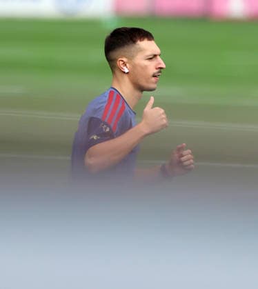 06.08.2026, FC Bayern Muenchen, Training, Saebenerstrasse Muenchen , Fussball, im Bild: Daumen hoch von Bryan Zaragoza (FC Bayern Muenchen) *** August 6, 2026, FC Bayern Munich, Training, Säbenerstrasse, Munich, Soccer, Sports, Pictured: Bryan Zaragoza giving a thumbs-up, FC Bayern Munich