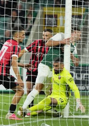 Warren O Hora of Hibernian scores from close range to give Hibernian s 2-1 lead. Hibernian v Shkendija, UEFA Conference League, 3rd Qualifying Round, Football, Easter Road, Edinburgh, Scotland, UK - 06 Aug 2026Edinburgh Easter Road United Kingdom  Copyright: xStuartxWallace Shutterstockx 17050173bb