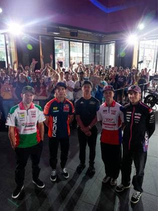 press conference, PK, Pressekonferenz before Qatar Airways Grand Prix of the United Kingdom of MotoGP at Silverstone Circuit. 06 August 2026 In picture: Ai Ogura (SuperFile Trackhouse MotoGP Team), Marco Bezzecchi (Aprilia Racing), Pedro Acosta (Red Bull KTM Factory Racing), Diogo Moreira (PRO Honda LCR) y Cal Crutchlow (Honda LCR) Rueda de prensa previa al Gran Premio Qatar Airways de MotoGP del Reino Unido en el circuito de Silverstone. 06 de Agosto de 2026 POOL MotoGP.com Cordon Press Images will be for editorial use only. Mandatory credit: MotoGP.com Cordon Press 
