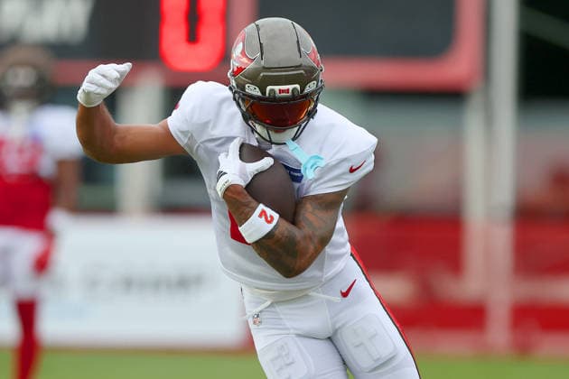 TAMPA, FL - AUGUST 06: Tampa Bay Buccaneers Wide Receiver Emeka Egbuka (2) goes thru drills during Training Camp on August 06, 2026 at the AdventHealth Training Center at One Buccaneer Place in Tampa, Florida. (Photo by Cliff Welch Icon Sportswire) NFL, American Football Herren, USA AUG 06 Tampa Bay Buccaneers Training Camp EDITORIAL USE ONLY Icon357260806027