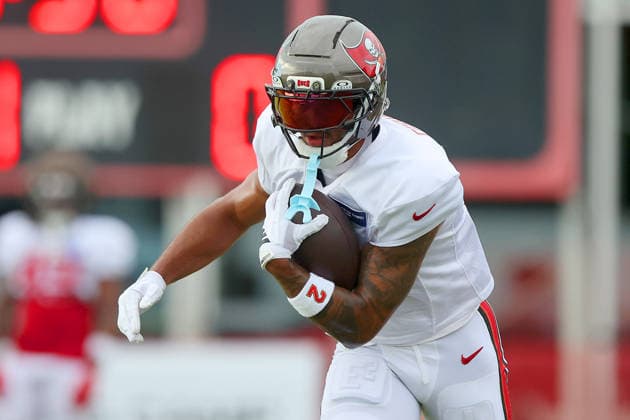 TAMPA, FL - AUGUST 06: Tampa Bay Buccaneers Wide Receiver Emeka Egbuka (2) goes thru drills during Training Camp on August 06, 2026 at the AdventHealth Training Center at One Buccaneer Place in Tampa, Florida. (Photo by Cliff Welch Icon Sportswire) NFL, American Football Herren, USA AUG 06 Tampa Bay Buccaneers Training Camp EDITORIAL USE ONLY Icon357260806028