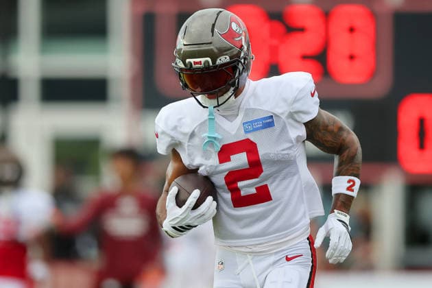 TAMPA, FL - AUGUST 06: Tampa Bay Buccaneers Wide Receiver Emeka Egbuka (2) goes thru drills during Training Camp on August 06, 2026 at the AdventHealth Training Center at One Buccaneer Place in Tampa, Florida. (Photo by Cliff Welch Icon Sportswire) NFL, American Football Herren, USA AUG 06 Tampa Bay Buccaneers Training Camp EDITORIAL USE ONLY Icon357260806046