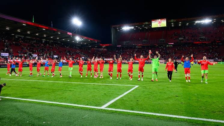 ENSCHEDE , 06 08-2026 , Stadium Grolsch Veste , season 2026 2027 , UEFA Europa League play-off football , match between FC Twente and FC DAC 1904 , picture shows celebration after the match by Twente players Twente - DAC 1904  x205493832x Copyright: