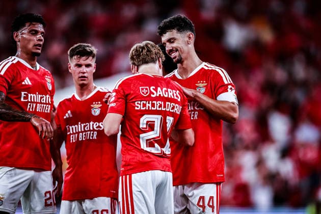 August 6, 2026, Lisboa, Lisboa, Portugal: Andreas Schjelderup of SL Benfica celebrates scoring his sides sixth goal of the match during the first leg of the UEFA Europa League Qualifier match between SL Benfica and Hearts of Midlothian F.C. at Estadio da Luz in Lisboa on August 06, 2026 Lisboa Portugal - ZUMAg283 20260806_zsp_g283_090 Copyright: xJoaoxGregoriox