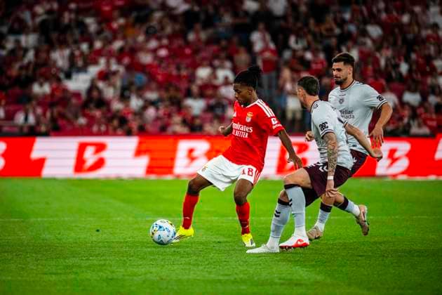 August 6, 2026, Lisbon, Lisbon, Portugal: Leandro Barreiro of SL Benfica in control of the ball during UEFA Europa League-Third Qualifying RoundÃ¢â‚¬First Leg, match between SL Benfica and Hearts at Luz Stadium, Lisbon, Portugal, on August 6th, 2026. Soccer2026: SL Benfica 5 Vs 1 Hearts.  - ZUMAr200 20260806_zsp_r200_054 Copyright: xNunoxReisinhox