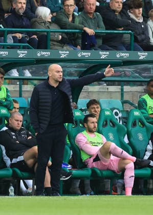 Hibernian v KF Shk‘ndija UEFA Europa Conference League David Gray Hibernian Head Coach shouts instructions to his team during the UEFA Europa Conference League Third Qualifying Round First Leg match at Easter Road, Edinburgh 06 08 2026 UK Newspapers OUT Copyright: xFredxPalmerx FIL-23732-0117
