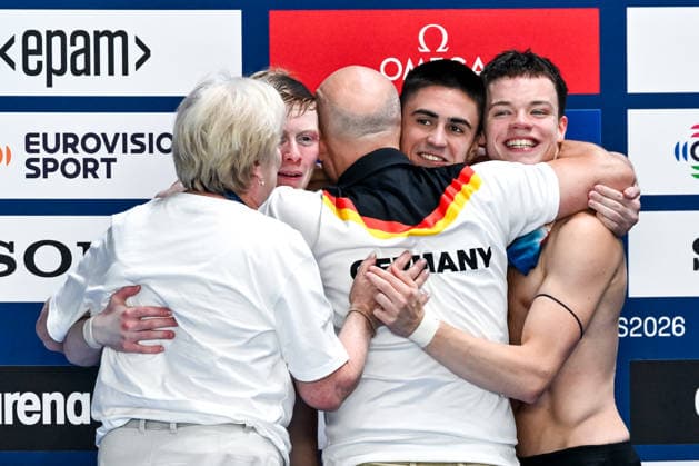 Jaden Shiloh Eikermann Gregorchuk of Germany, silver, Ruslan Ternovoi Neutral Athlete B, gold, Ole Johannes Rosler of Germany, bronze celebrate after the diving 10m Platform Men Final during the European Aquatics Championships at the Olympic Aquatic Center in Paris (France), August 6, 2026. Andrea Masini Deepbluemedia Insidefoto