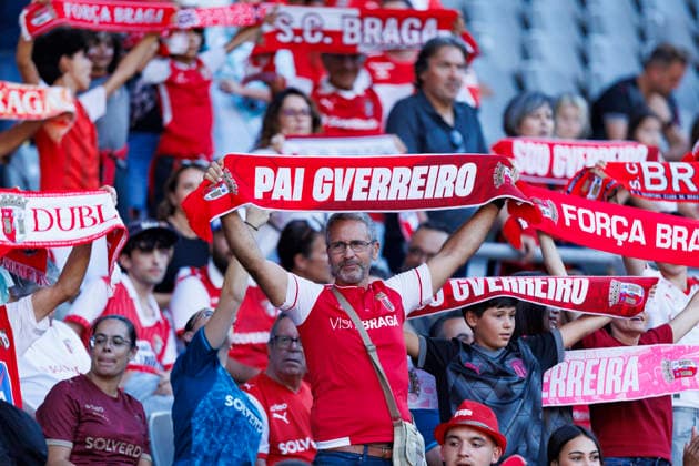 BRAGA, PORTUGAL - AUGUST 06: SC Braga supporters having fun prior to the UEFA Conference League 2026 27 Qualifying Round Semi-Final match between SC Braga and FK Dinamo Minsk at Estadio Municipal de Braga on August 06, 2026 in Braga, Portugal. (Photo by Diego Maranhao Eurasia Images) Braga Estadio Municipal de Braga Portugal *** BRAGA, PORTUGAL, AUGUST 6: SC Braga fans enjoying themselves before the UEFA Conference League 2026-27 Qualifying Round Semifinal match between SC Braga and FK Dinamo Minsk at Estadio Municipal de Braga on August 6, 2026 in Braga, Portugal. Photo by Diego Maranhao, Eurasia Sport Images. Braga, Estadio Municipal de Braga, Portugal Copyright: x x2026xEurasiaxSportxImagesx jp-en-EuSpIm-PED_DIE_Braga_Minsk_06Aug2026_PT033