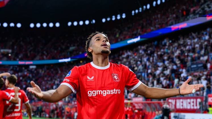 ENSCHEDE , 06 08-2026 , Stadium Grolsch Veste , season 2026 2027 , UEFA Europa League play-off football , match between FC Twente and FC DAC 1904 , picture shows FC Twente player Daouda Weidmann scores the 3-0 and celebrates Twente - DAC 1904  x205494105x Copyright: