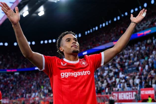 ENSCHEDE , 06 08-2026 , Stadium Grolsch Veste , season 2026 2027 , UEFA Europa League play-off football , match between FC Twente and FC DAC 1904 , picture shows FC Twente player Daouda Weidmann scores the 3-0 and celebrates Twente - DAC 1904  x205494116x Copyright: